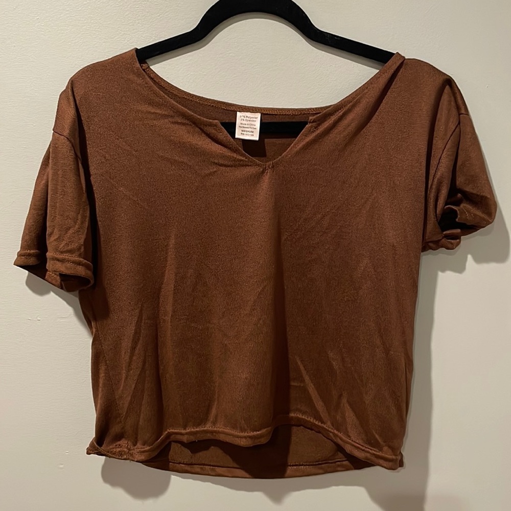 cropped brown tee